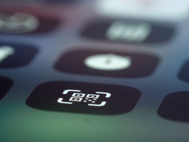 Leveraging QR Codes for Personal Branding and Networking