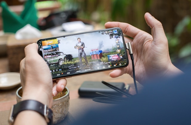 How Durable Is the HONOR Magic V6 Folding Screen?