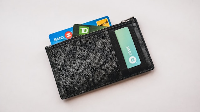 How to effectively manage unexpected expenses?