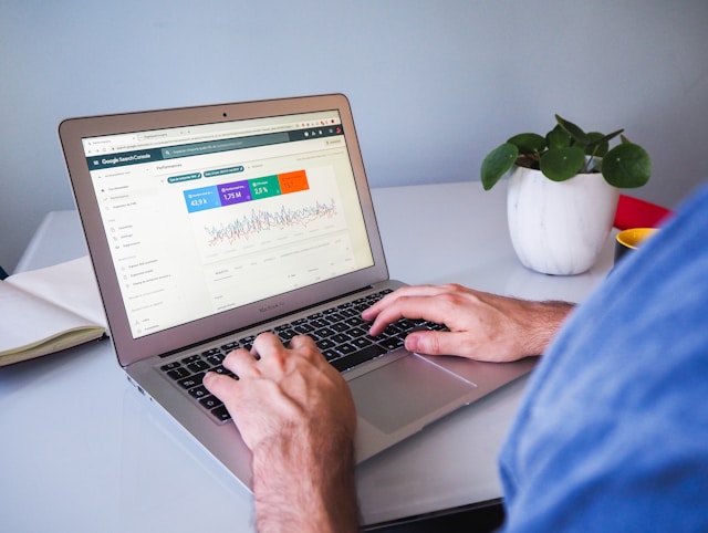How Hiring External SEO Experts Fuels Business Expansion