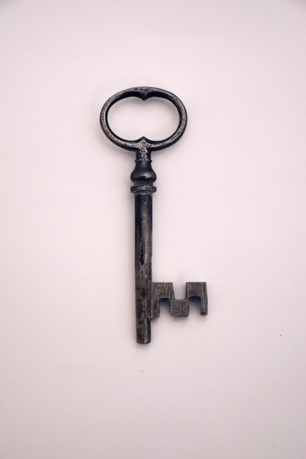 How to Choose the Right Commercial Locksmith Services Near You