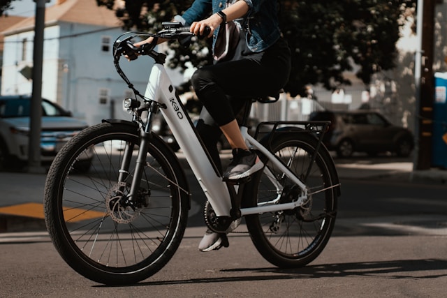 How to Choose the Right E-Bike for City Commutes