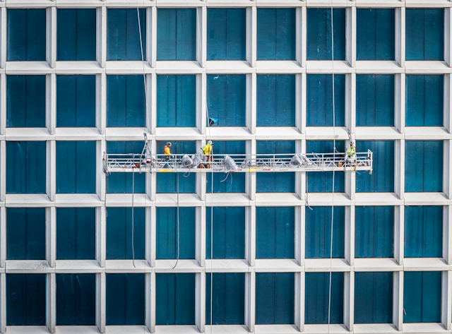How Rope Access Technicians Transform High-Risk Jobs into Efficient Operations